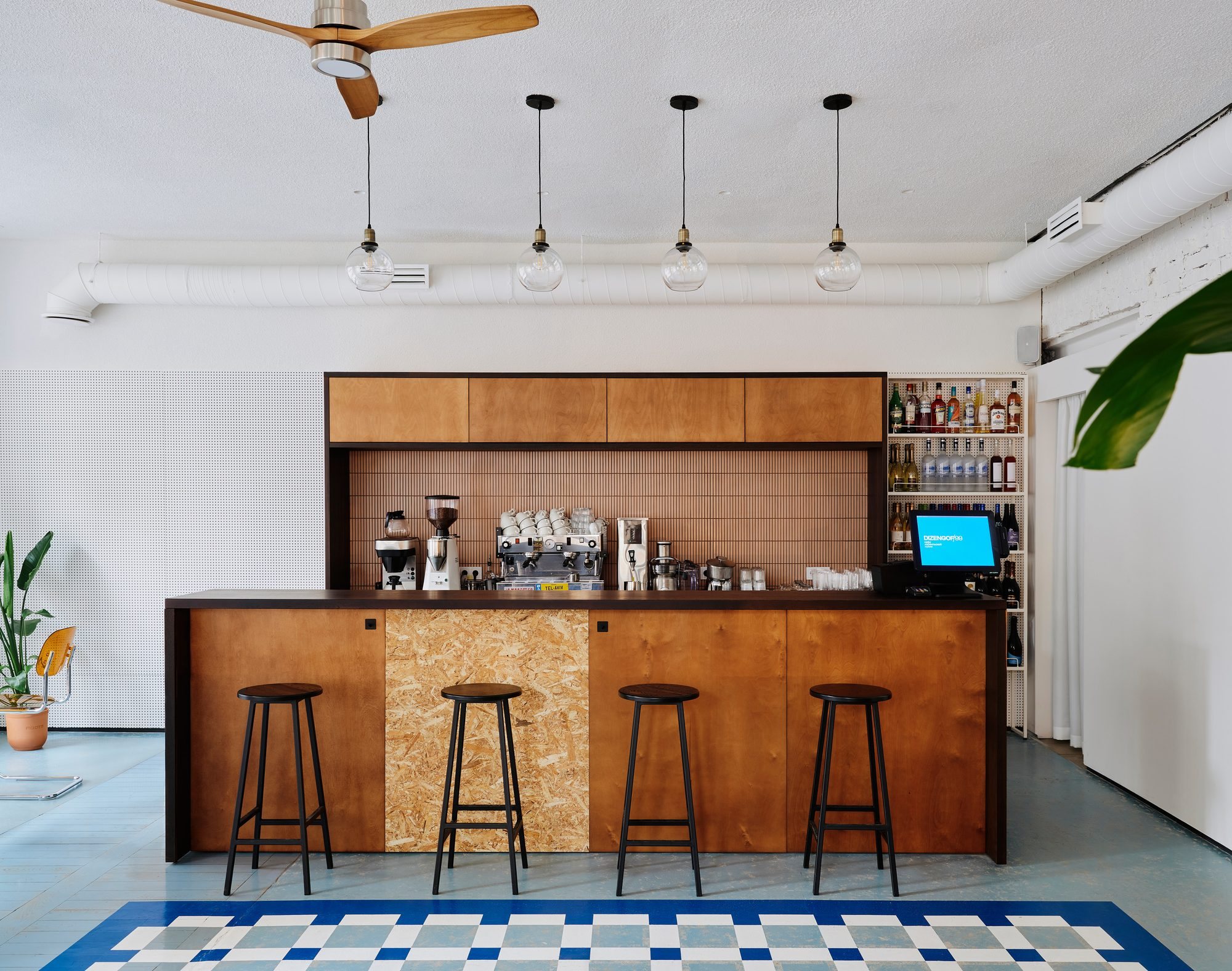 Барные стулья, Кафе Dizengoff 99, Санкт-Петербург