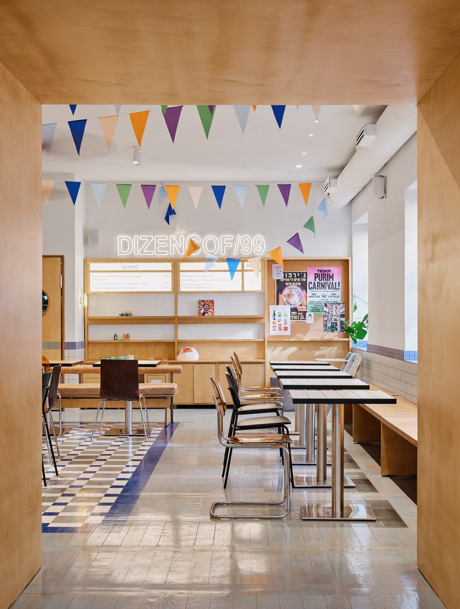 Кафейные столы и стулья, Кафе Dizengoff 99, Санкт-Петербург